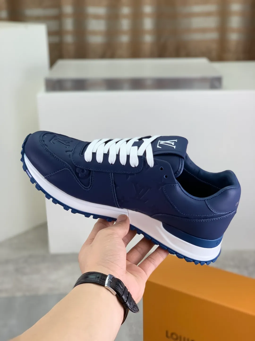 Men's men's shoes 💰P680 new style 💶[LOUIS VUITTON] (original order) new style 🍀LV Louis Vuitton * - top version of LV classic trendy shoes! Made of imported original cowhide and water-dyed cowhide lining. The latest original wear-resistant rubber combination outsole! High quality products! Multiple colors available, code number: 38-44 (45 46 customized)